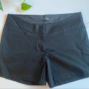 NWT The Limited Black Woven Dress Shorts, Size 14